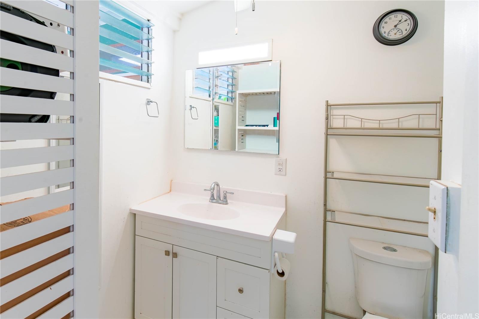 951  Holoholo Street Enchanted Lake, Kailua home - photo 12 of 19