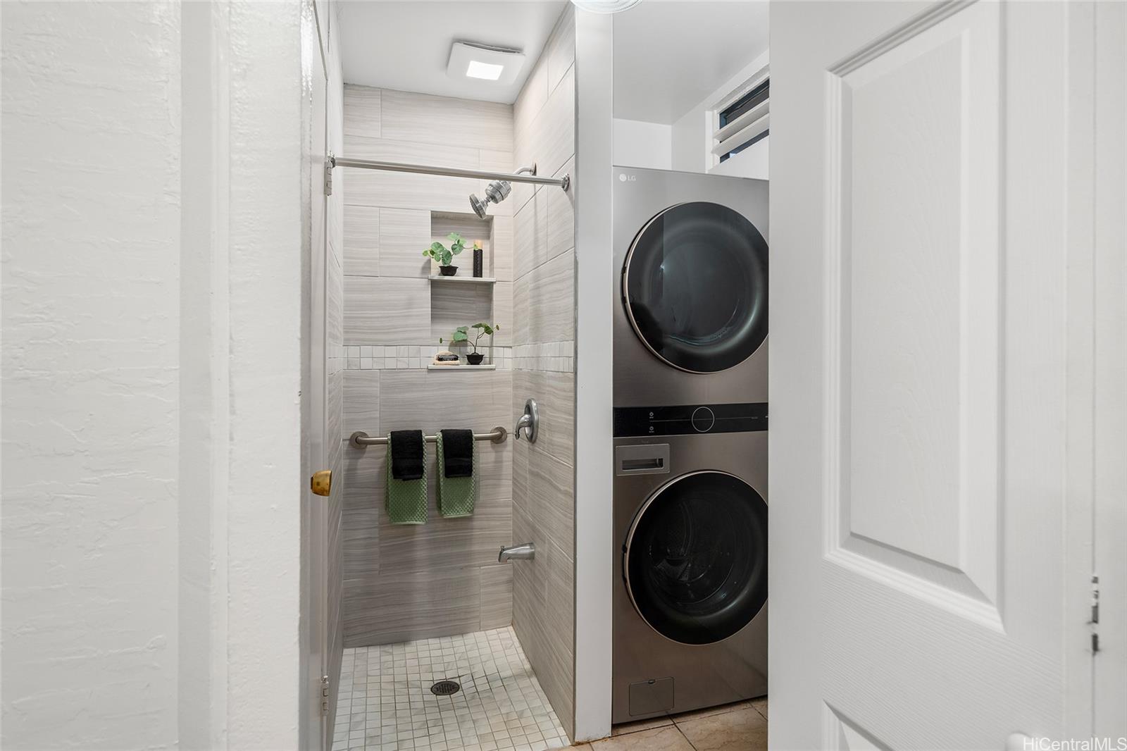 Mililani Town Association townhouse # 424, Mililani, Hawaii - photo 4 of 25