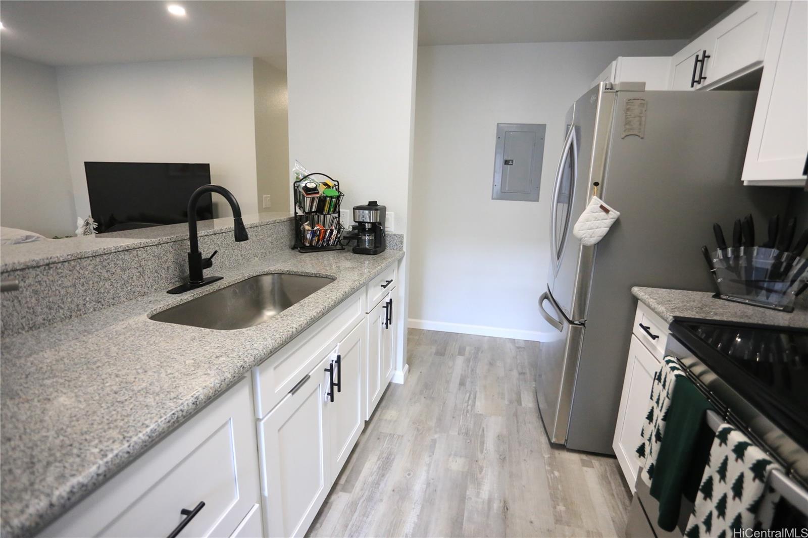 Northpointe 1 condo # 28, Mililani, Hawaii - photo 4 of 12