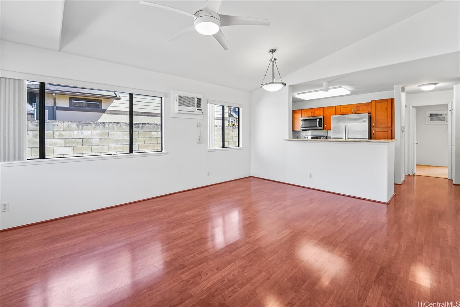 95-1015  Puukoa Street Mililani Mauka, Central home - photo 3 of 11