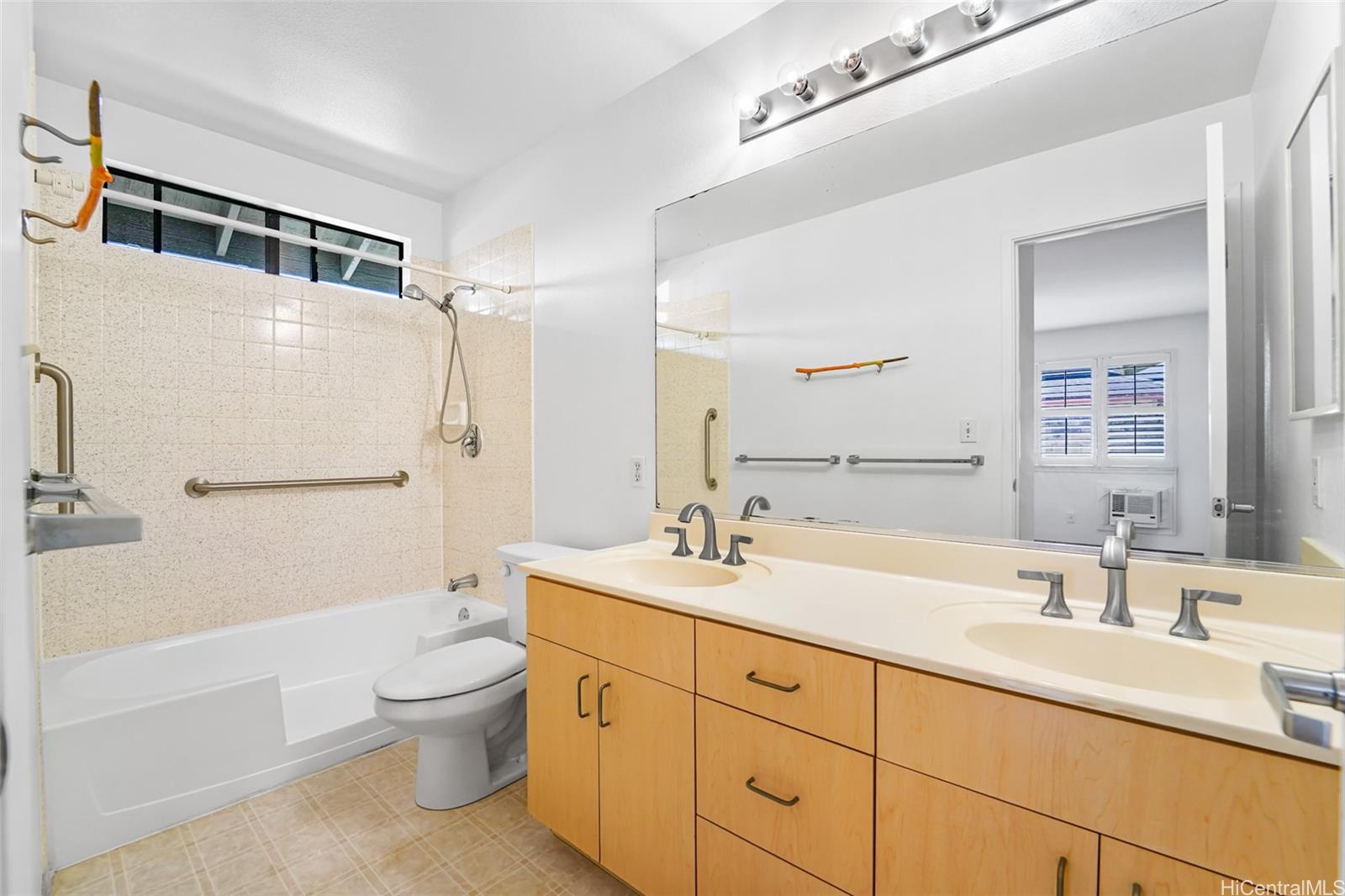 95-1015  Puukoa Street Mililani Mauka, Central home - photo 6 of 11