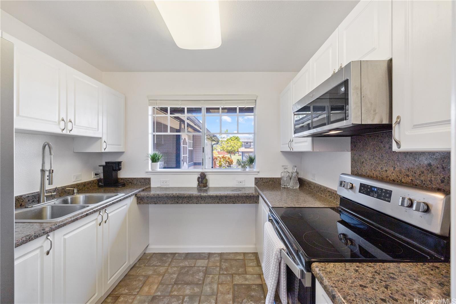 Mililani Town townhouse # 123, Mililani, Hawaii - photo 6 of 21