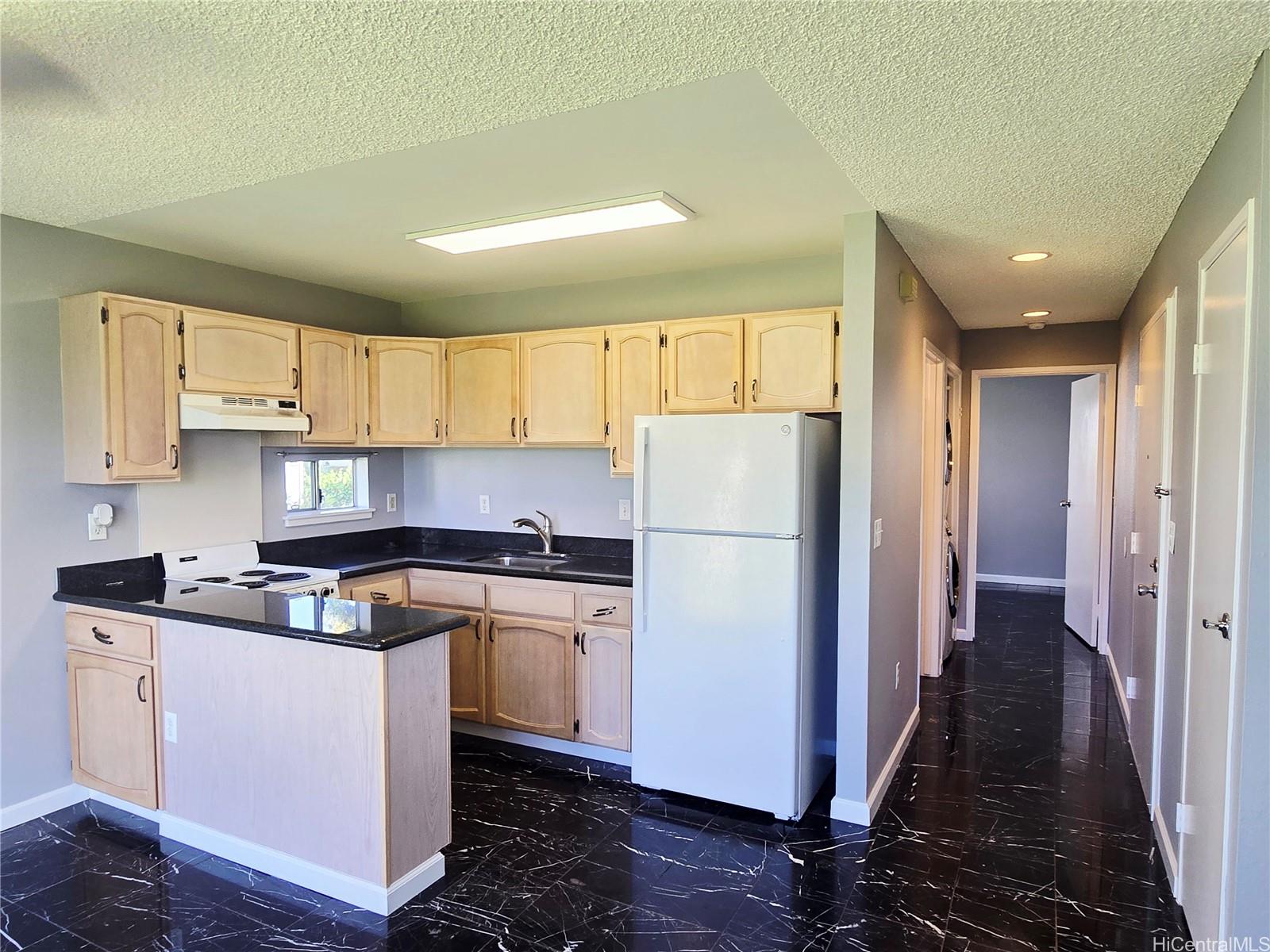 MTA townhouse # 111, Mililani, Hawaii - photo 4 of 14