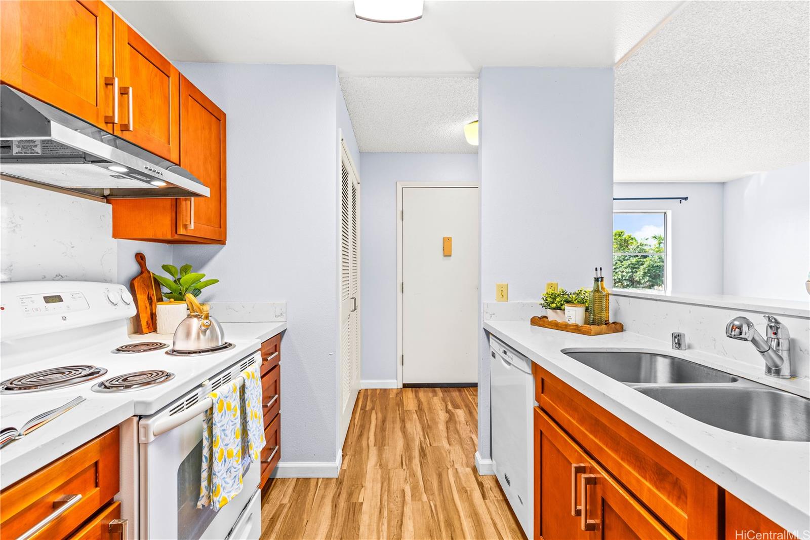 Mililani Town Association townhouse # 52, Mililani, Hawaii - photo 9 of 22