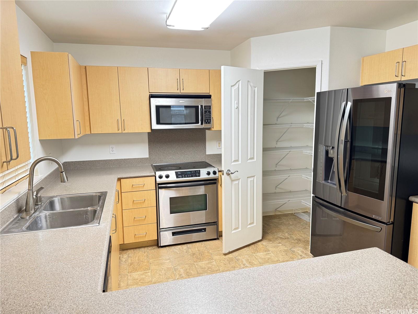 95-1027 Moohele St Mililani - Rental - photo 7 of 19