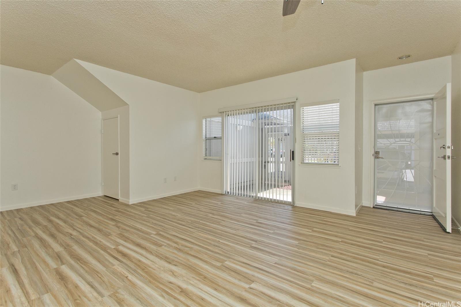 Kumelewai Court 1 condo # 4, Mililani, Hawaii - photo 3 of 21
