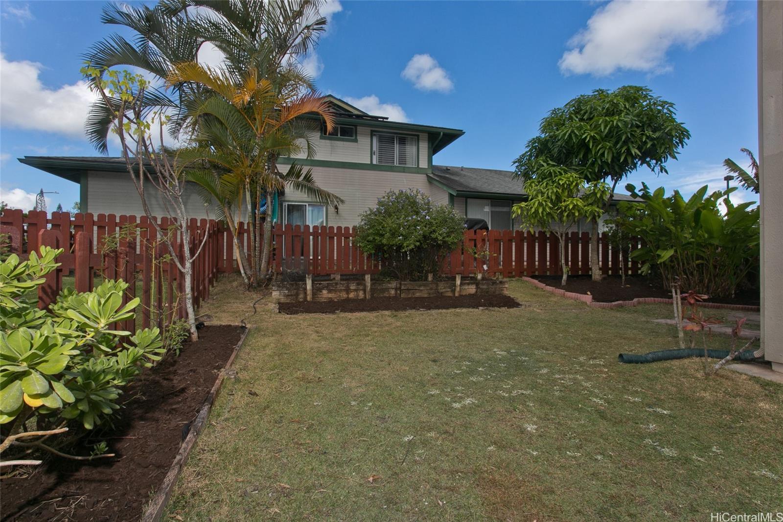 Mililani Town Association townhouse # 84, Mililani, Hawaii - photo 16 of 17