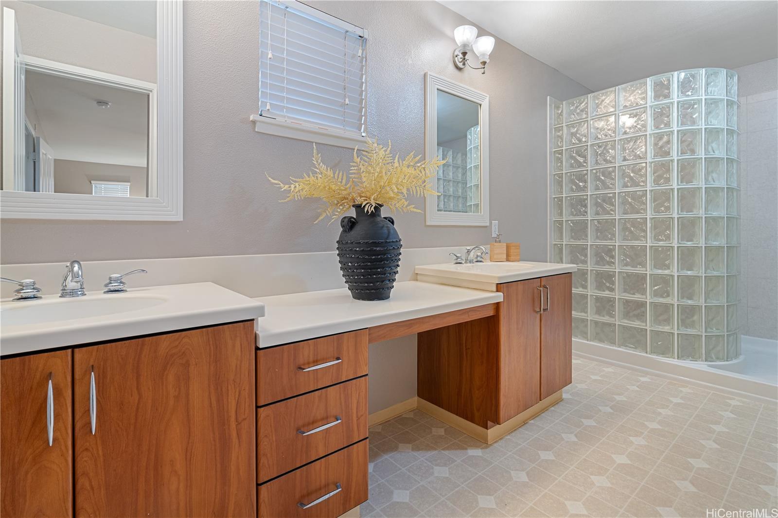 95-1039  Kahakuhi Street Mililani Mauka, Central home - photo 16 of 25