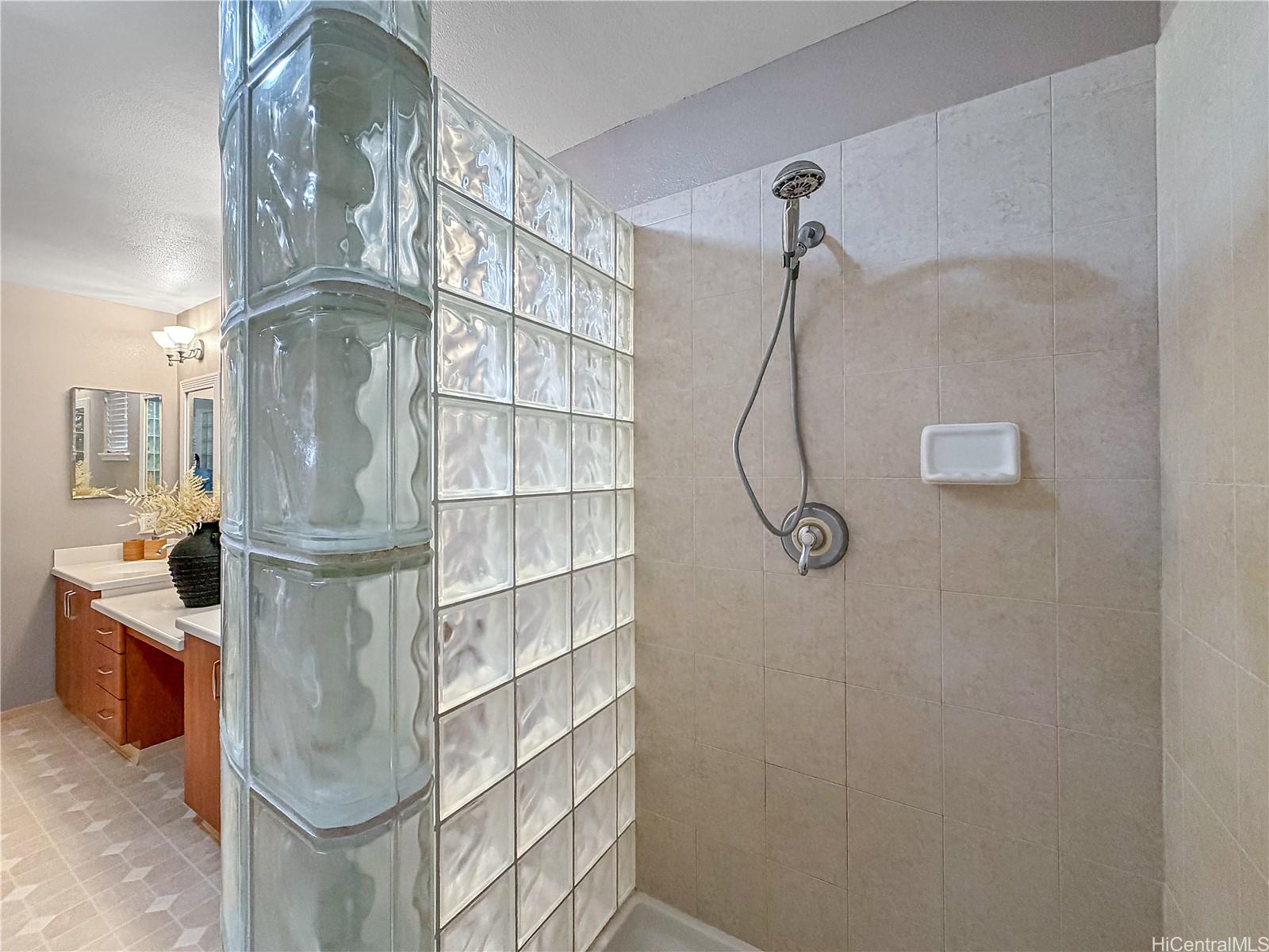 95-1039  Kahakuhi Street Mililani Mauka, Central home - photo 17 of 25