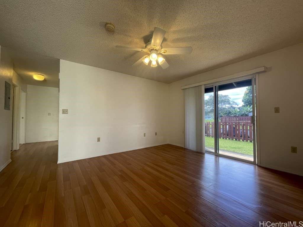 95-1041 Kuauli St Mililani - Rental - photo 4 of 22