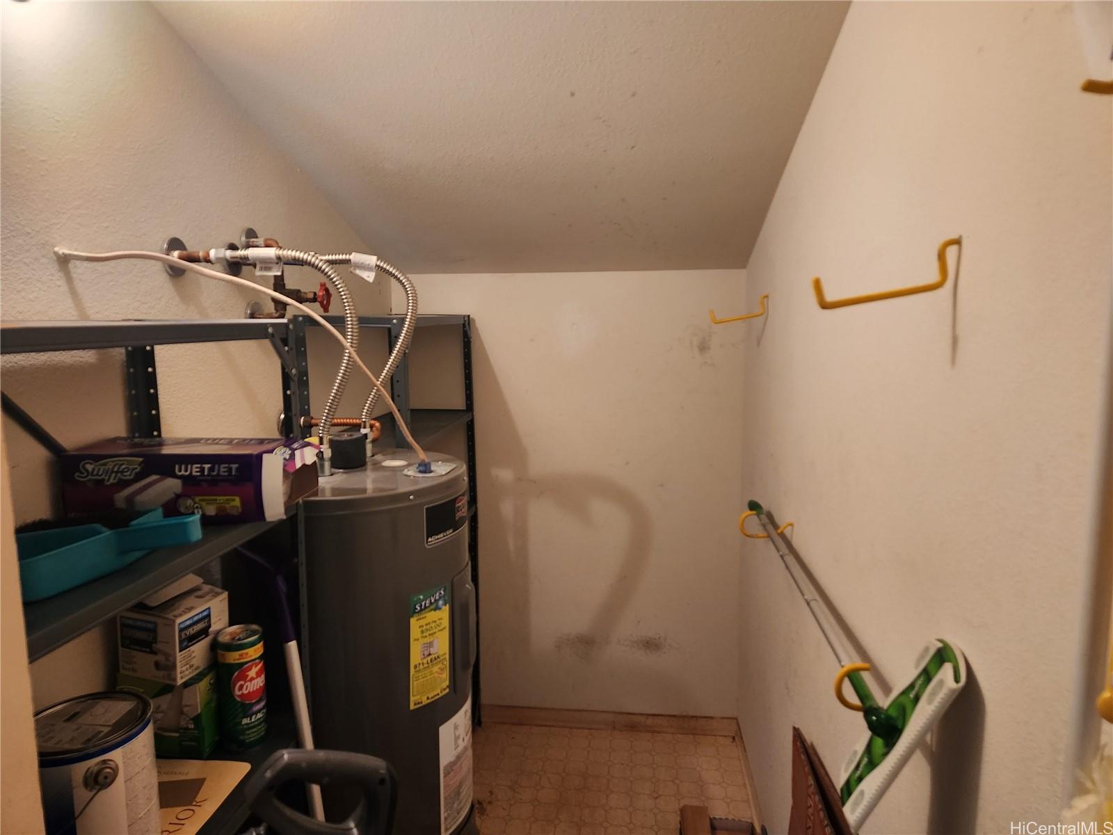 95-1042 Ainamakua Drive Mililani - Rental - photo 15 of 20