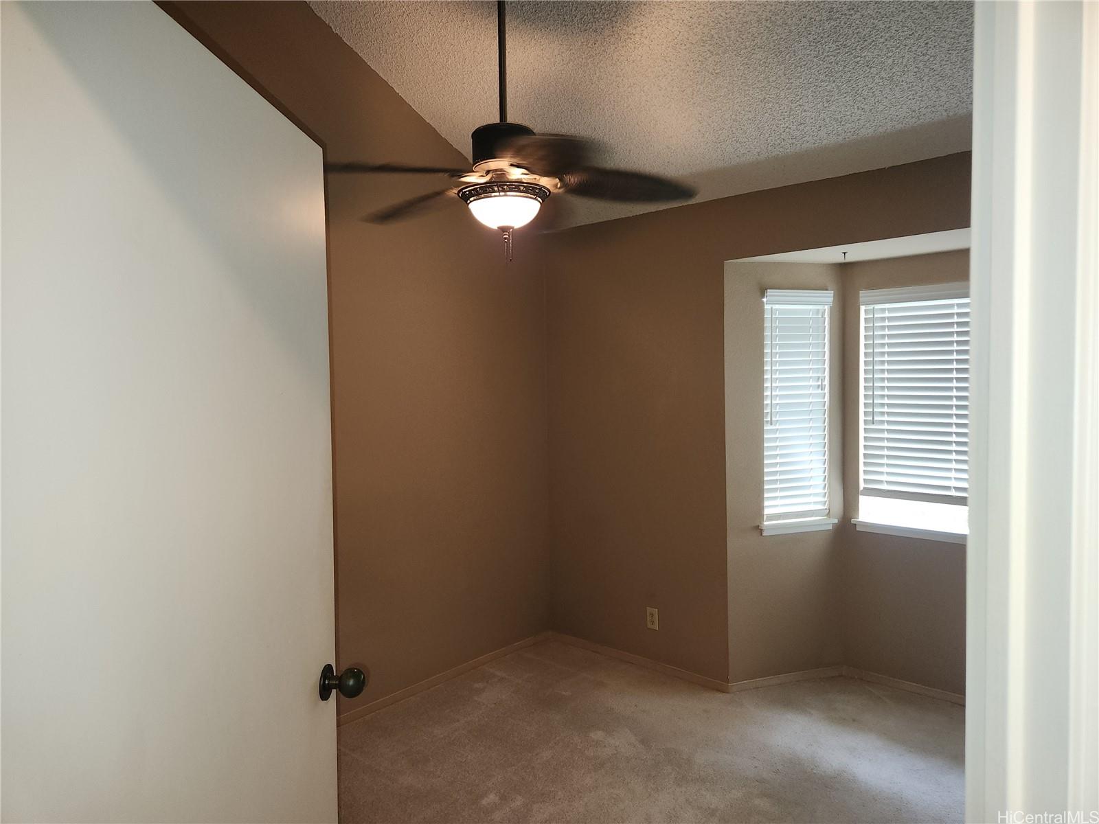 95-1042 Ainamakua Drive Mililani - Rental - photo 19 of 20