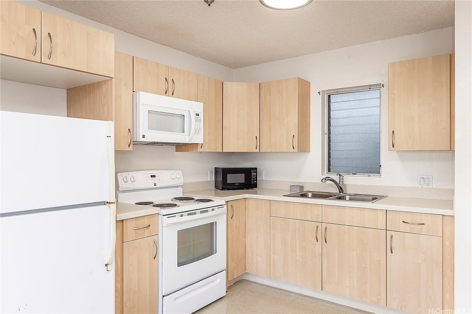 Olaloa II condo # 11E, Mililani, Hawaii - photo 2 of 11