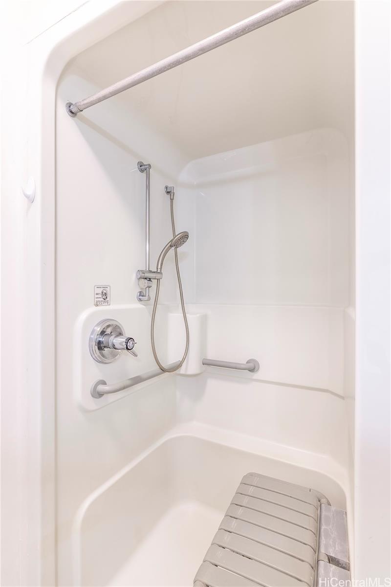 Olaloa II condo # 11E, Mililani, Hawaii - photo 7 of 11