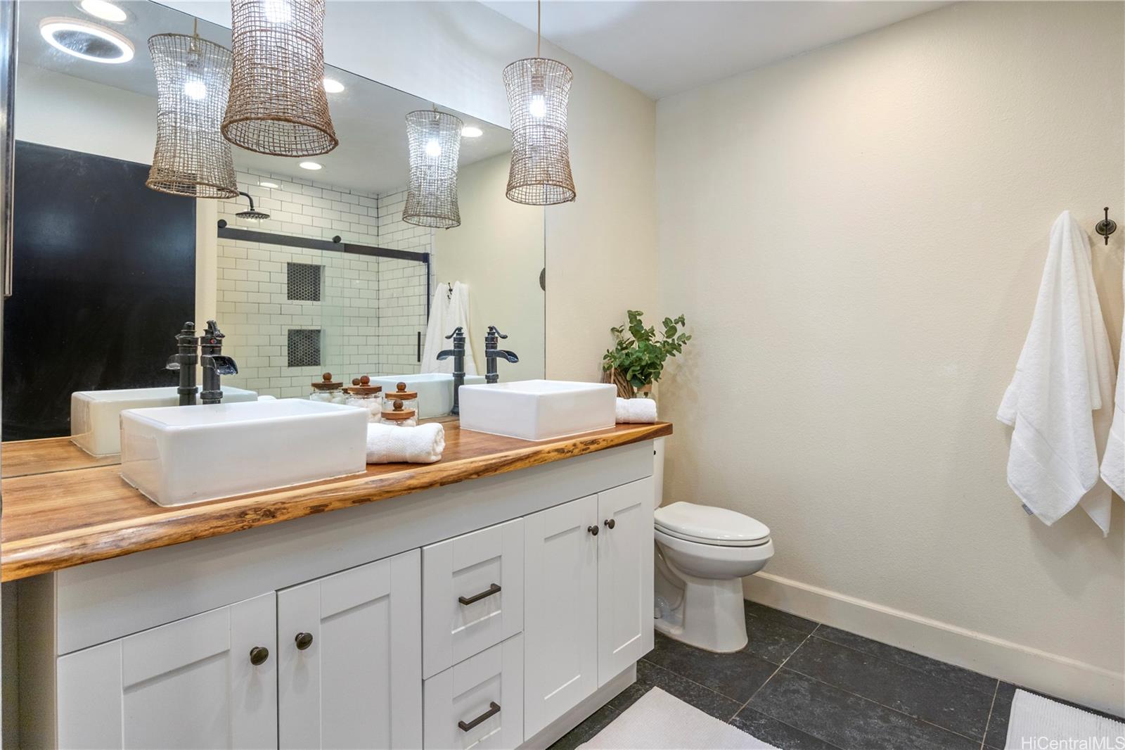 Kumelewai Court 2 condo # G, Mililani, Hawaii - photo 8 of 19