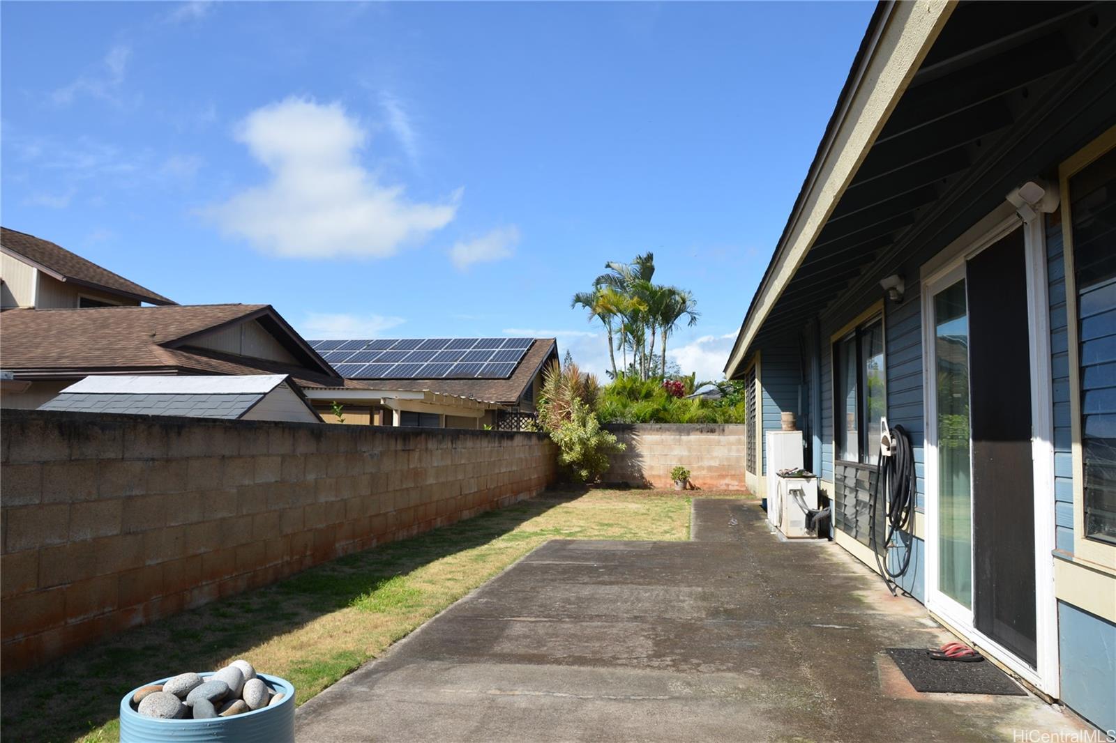 95-106  Makaholowaa Place Mililani Area, Central home - photo 2 of 2