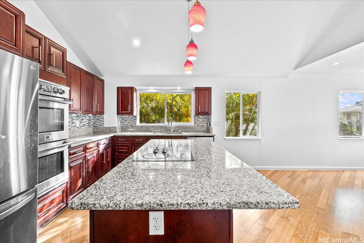 95-1060  Hakala Street Mililani Mauka, Central home - photo 11 of 25