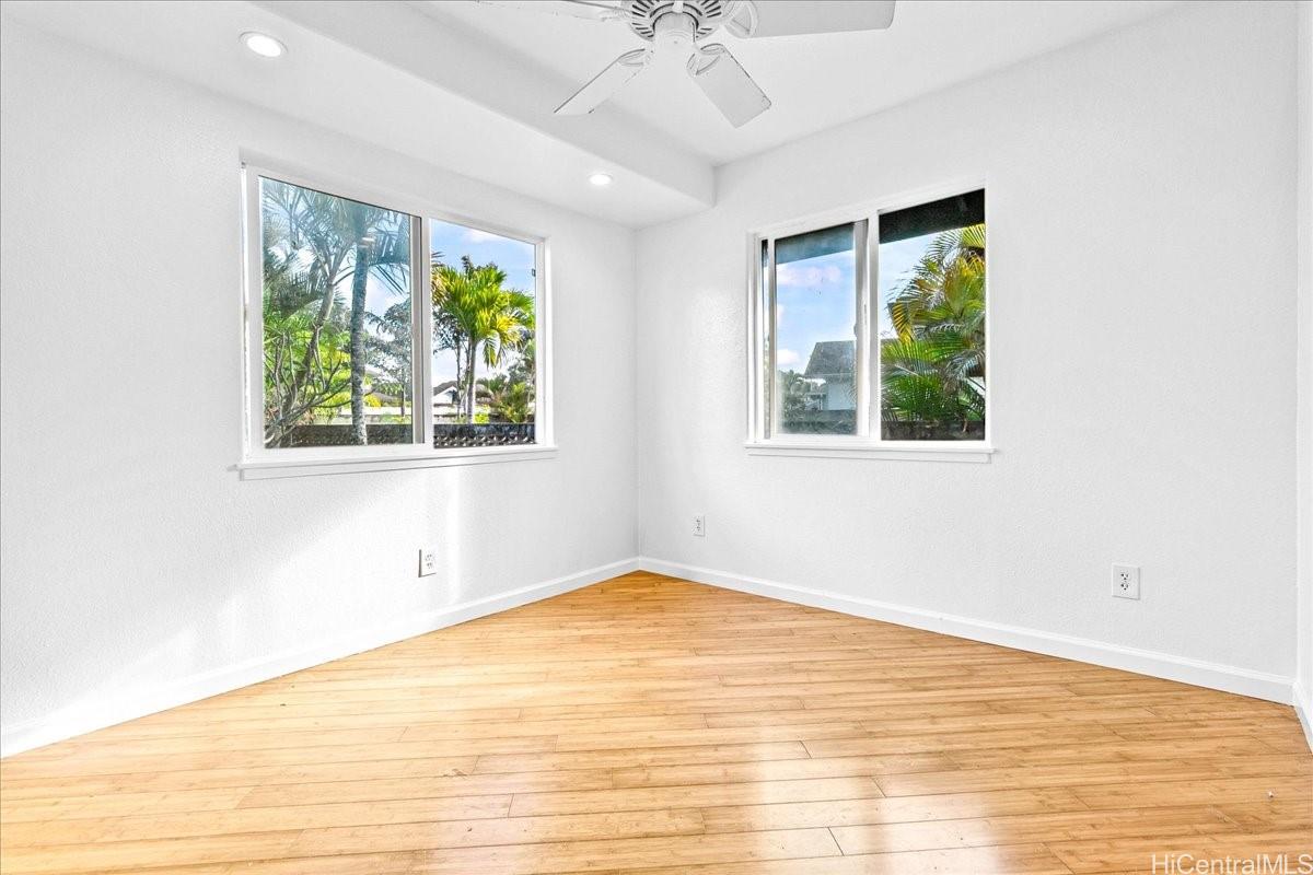 95-1060  Hakala Street Mililani Mauka, Central home - photo 19 of 25