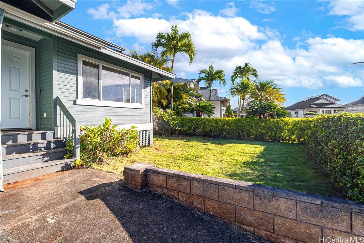 95-1060  Hakala Street Mililani Mauka, Central home - photo 4 of 25