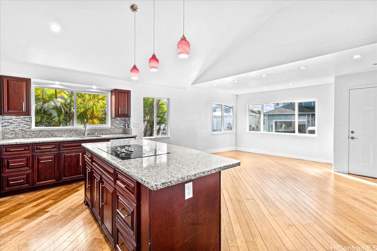 95-1060  Hakala Street Mililani Mauka, Central home - photo 6 of 25