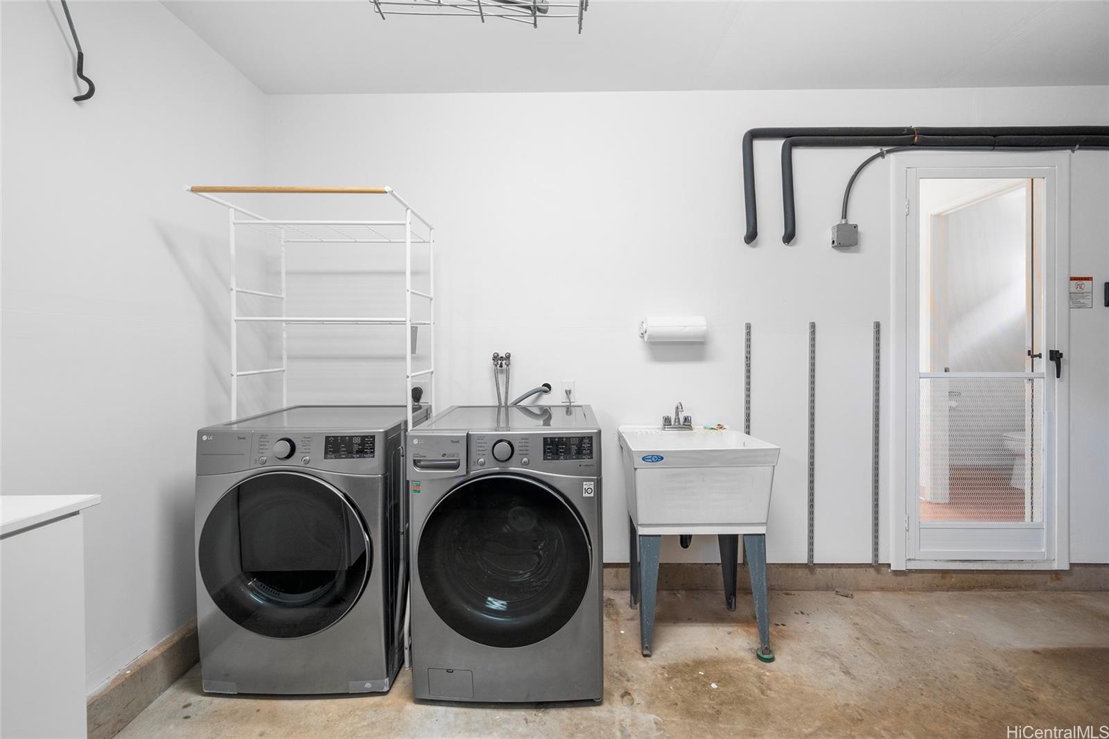 95-1061  Kekahi Street Mililani Mauka, Central home - photo 18 of 25