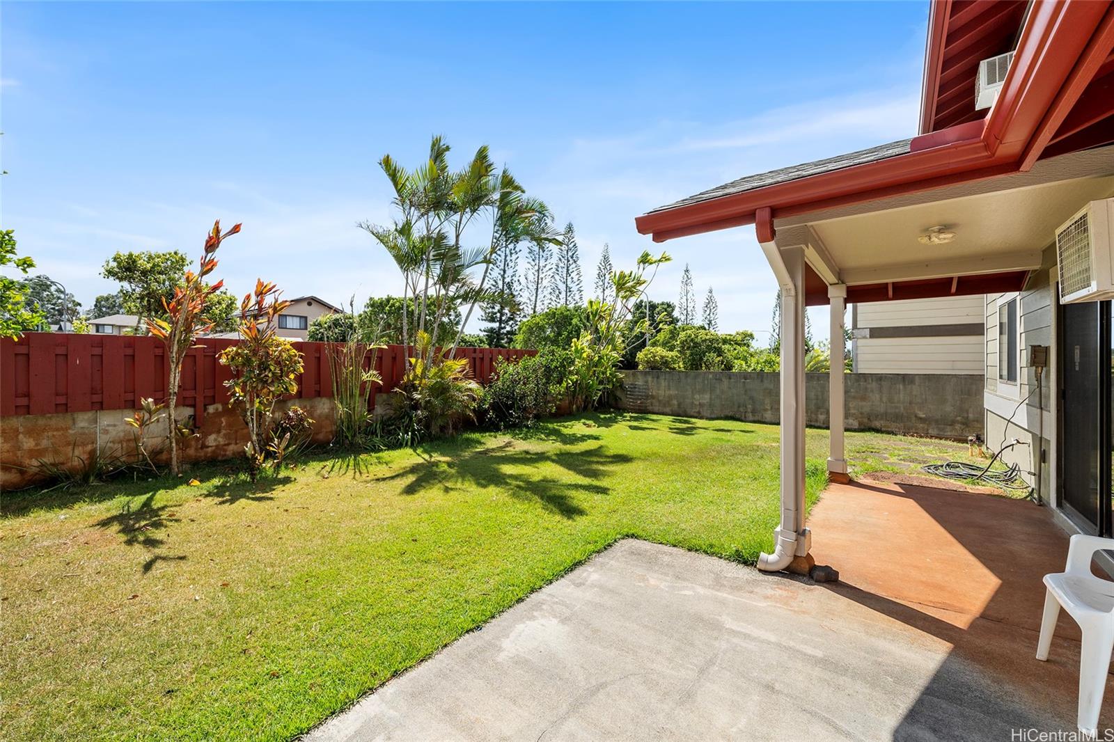 95-1061  Kekahi Street Mililani Mauka, Central home - photo 22 of 25