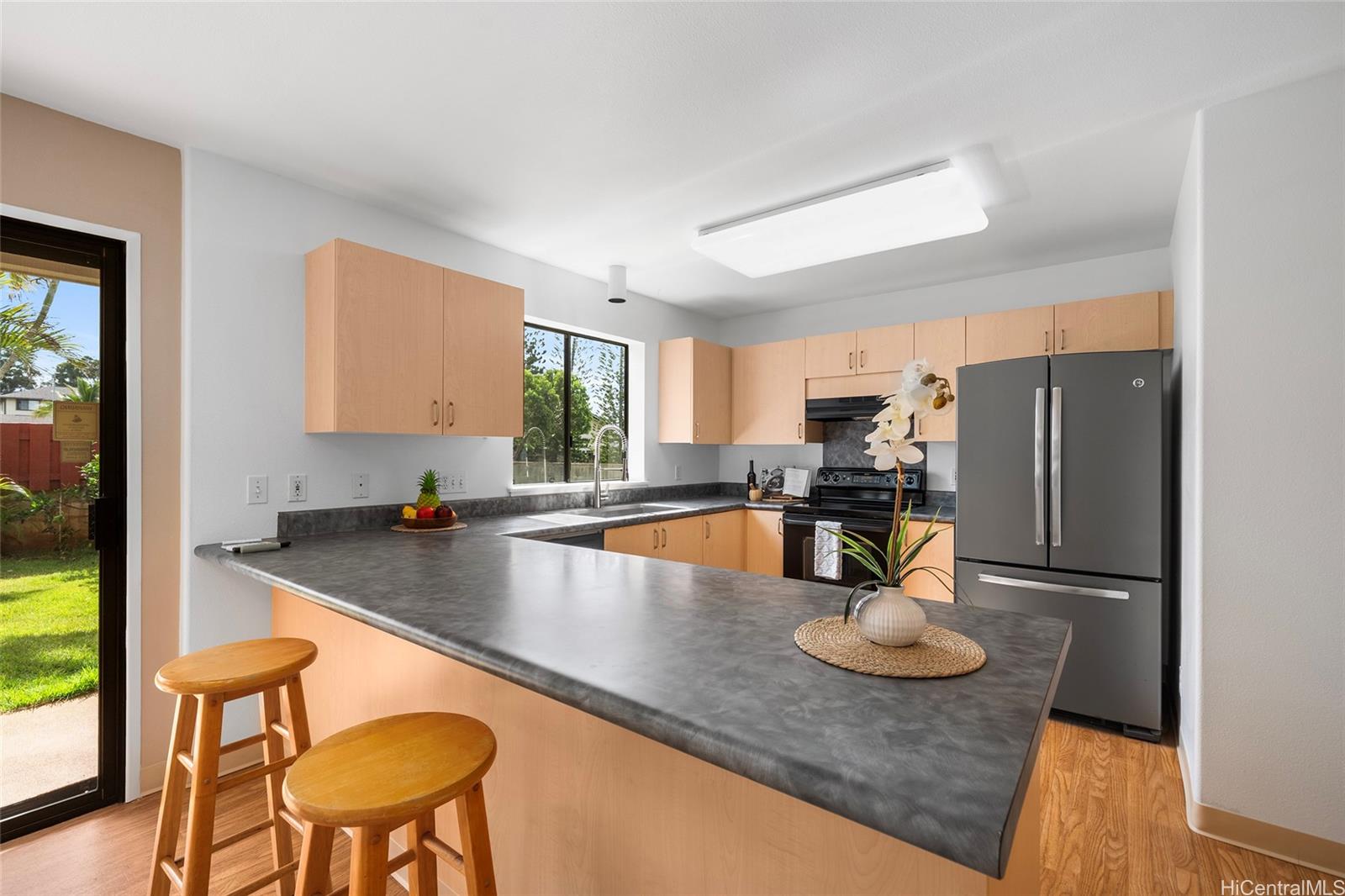 95-1061  Kekahi Street Mililani Mauka, Central home - photo 4 of 25