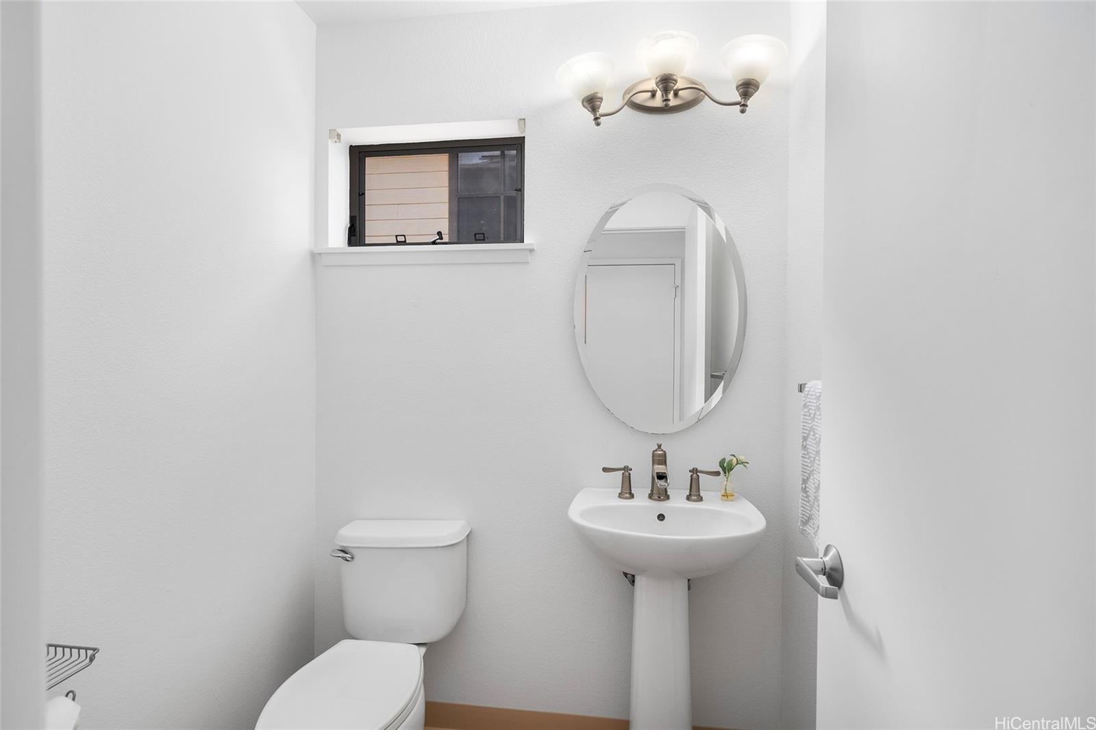 95-1061  Kekahi Street Mililani Mauka, Central home - photo 7 of 25