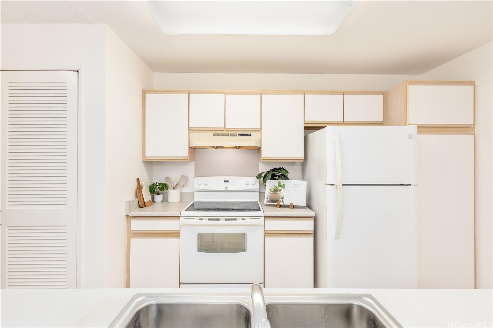 MTA townhouse # 115, Mililani, Hawaii - photo 7 of 25