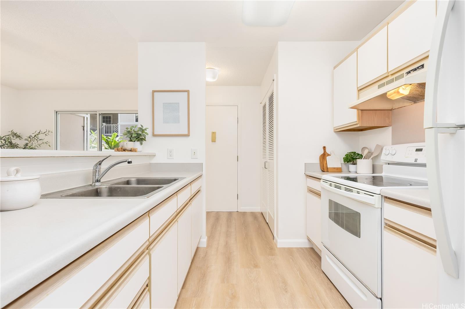 MTA townhouse # 115, Mililani, Hawaii - photo 8 of 25