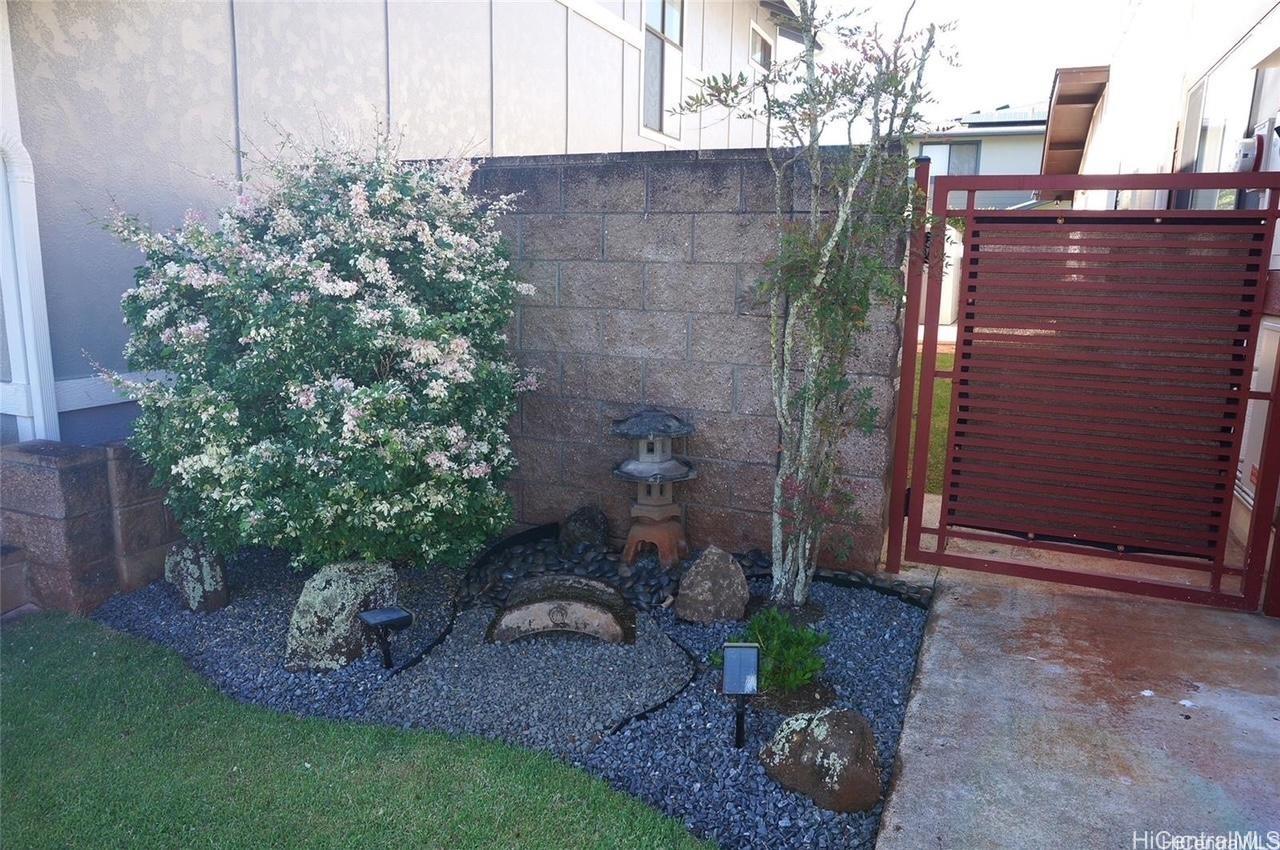 95-1078  Kahakiki Street Mililani Mauka, Central home - photo 22 of 25