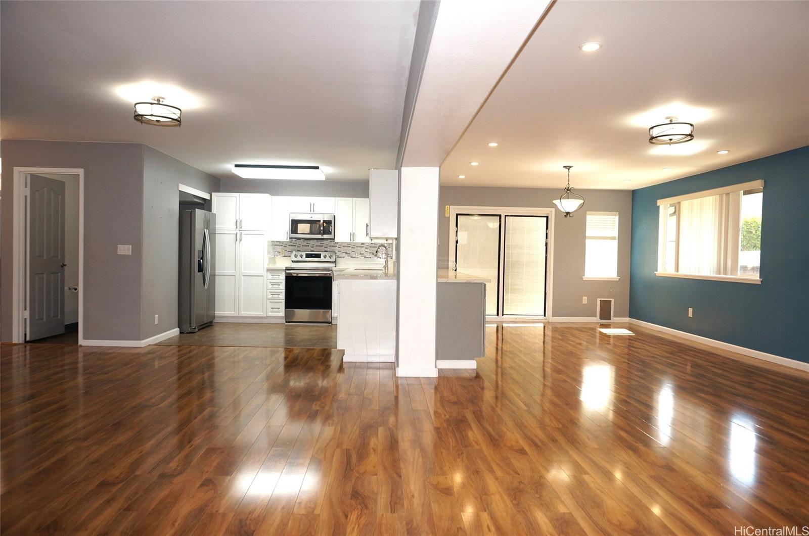 95-1078  Kahakiki Street Mililani Mauka, Central home - photo 5 of 25