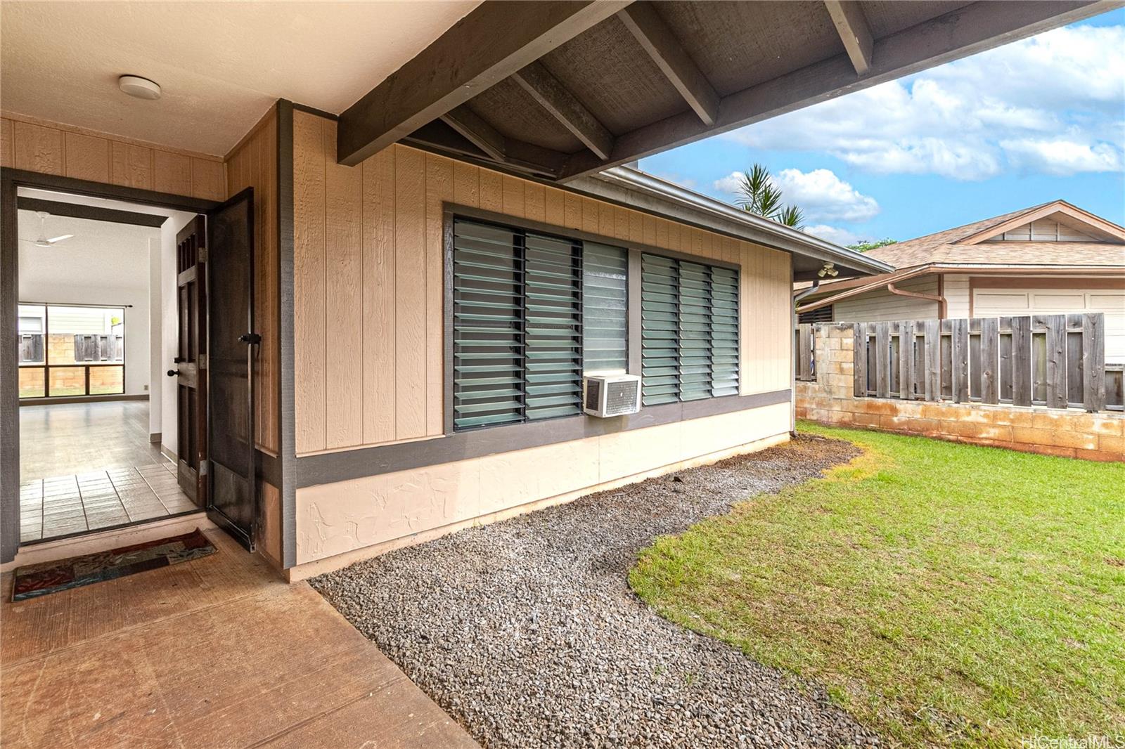 95-108  Lalai Place Mililani Area, Central home - photo 2 of 25
