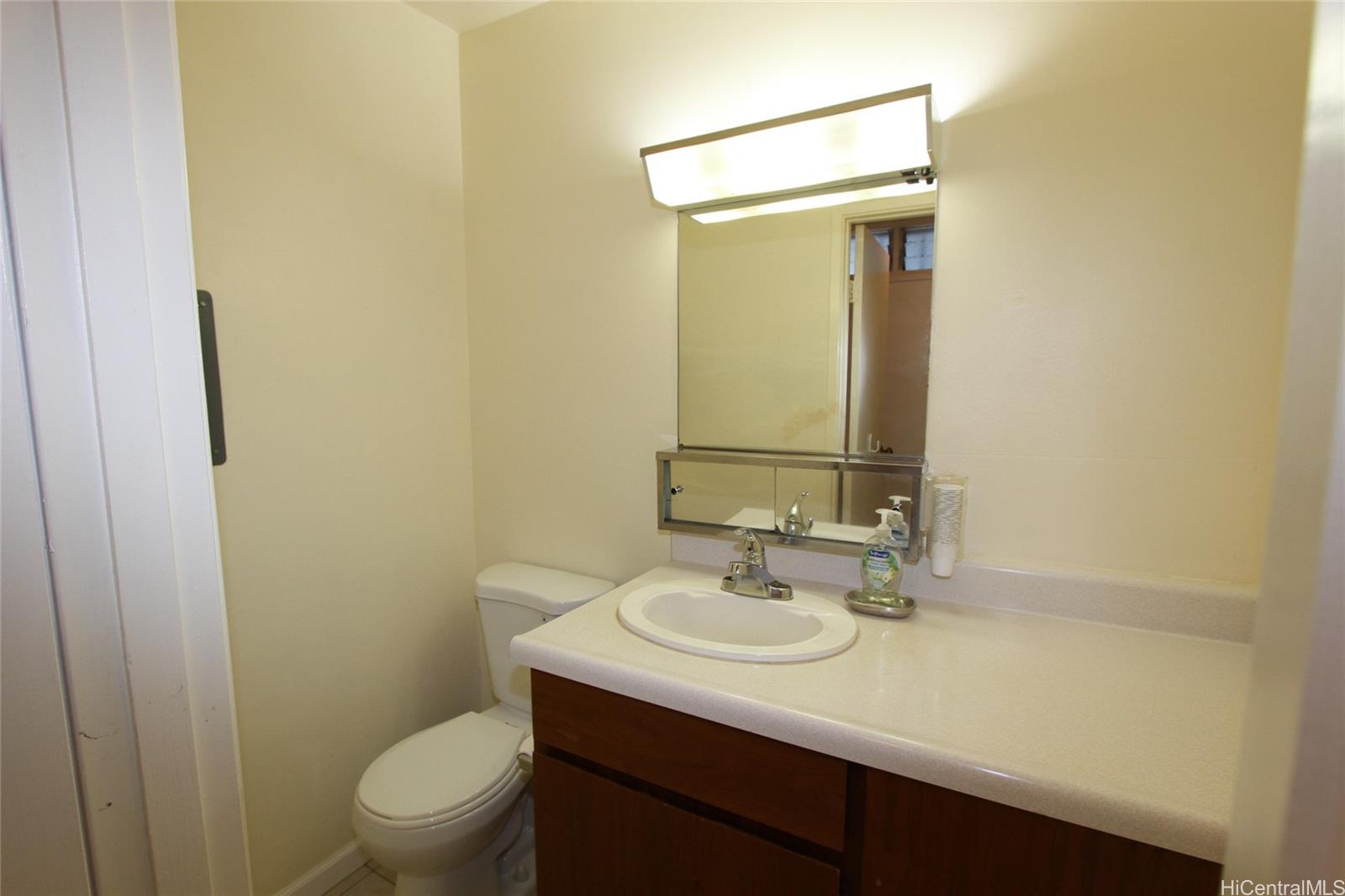 Mililani Town Assoc townhouse # 447, Mililani, Hawaii - photo 6 of 22