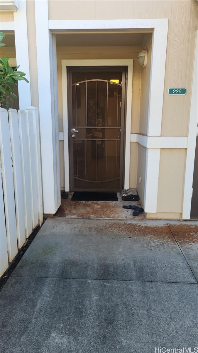 95-1107 Koolani Drive townhouse # 226, Mililani, Hawaii - photo 2 of 9