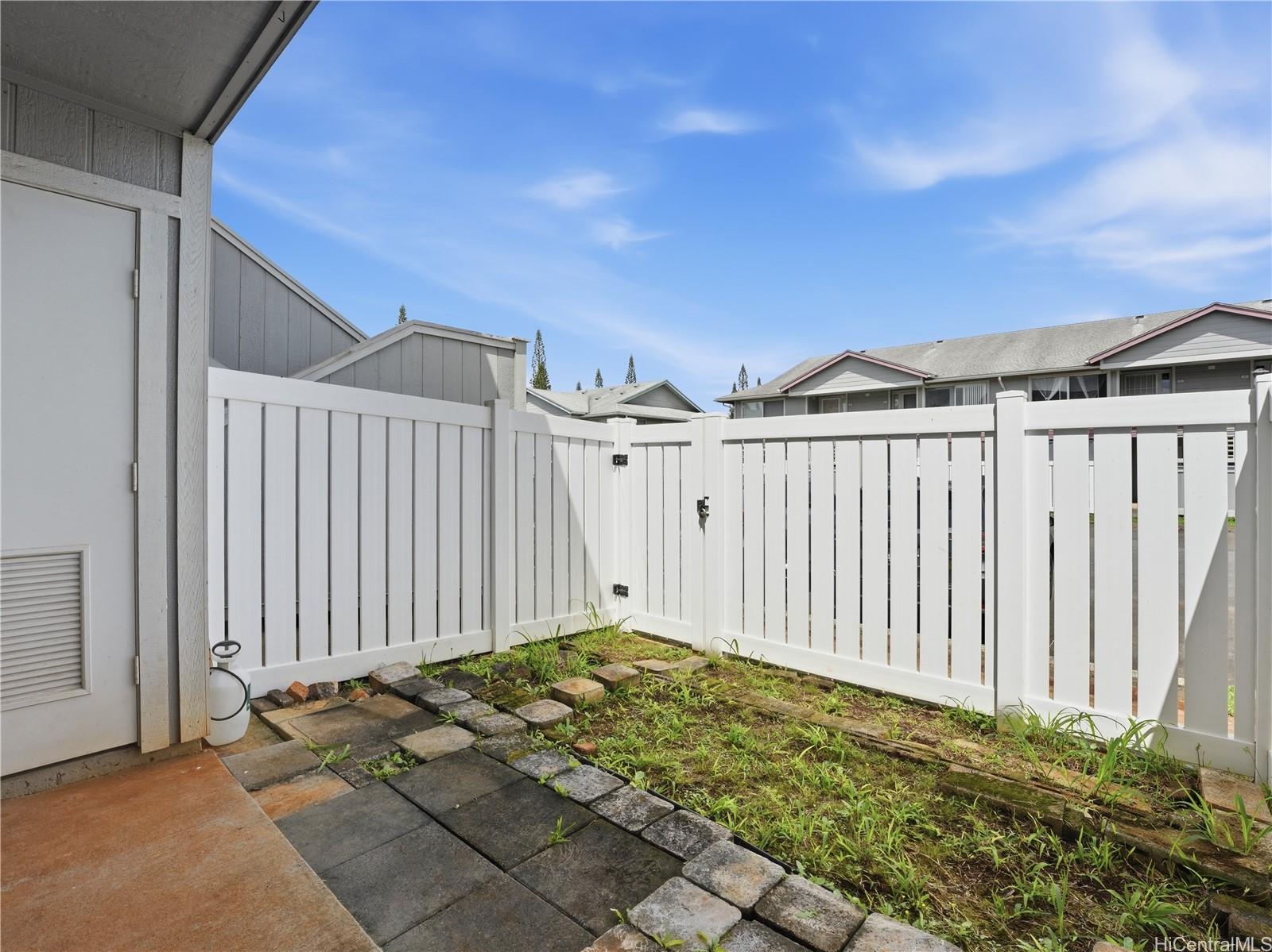 Mililani Town Association townhouse # 83, Mililani, Hawaii - photo 6 of 24