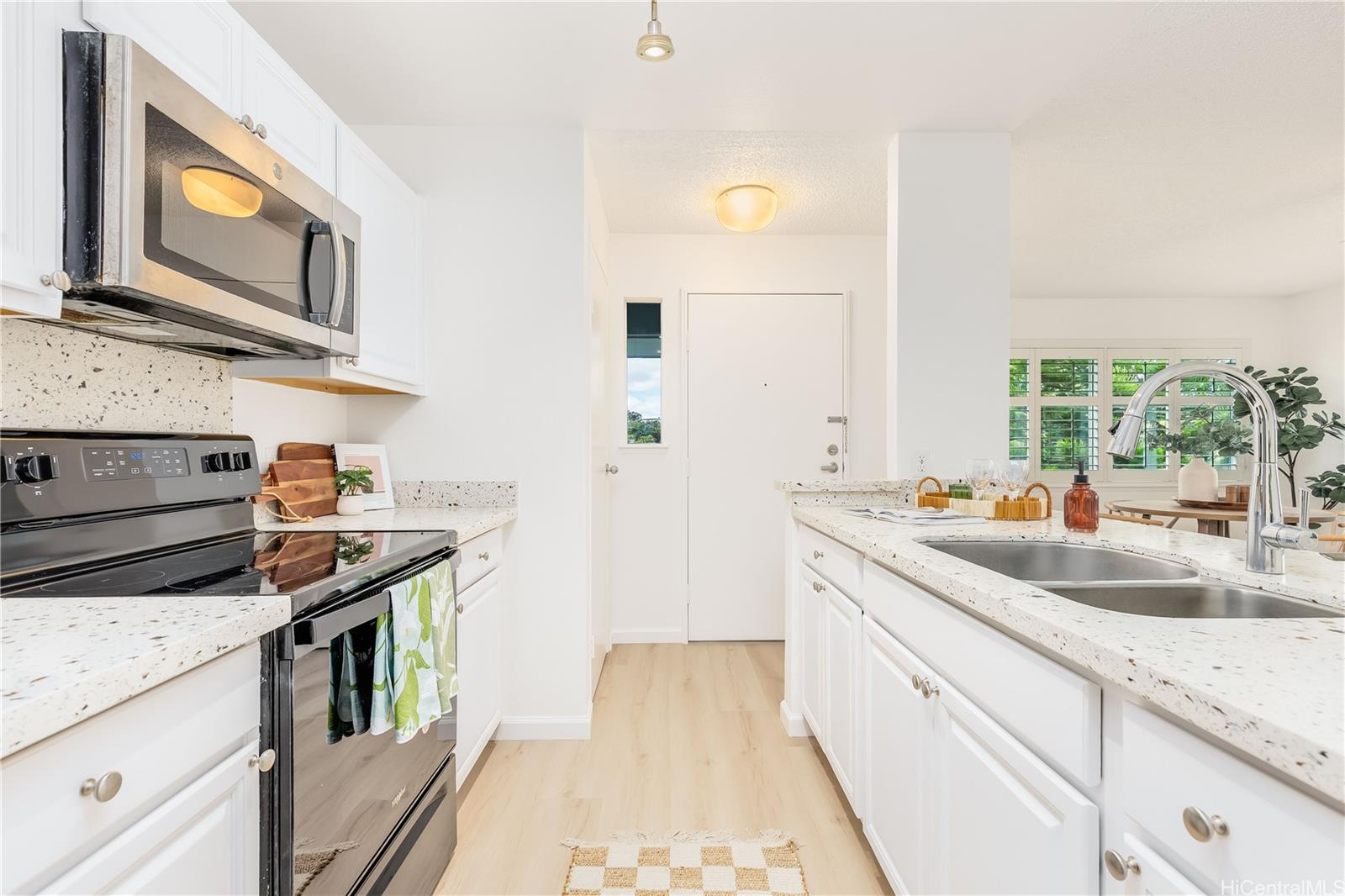 Mililani Town Assoc townhouse # 116, Mililani, Hawaii - photo 12 of 25