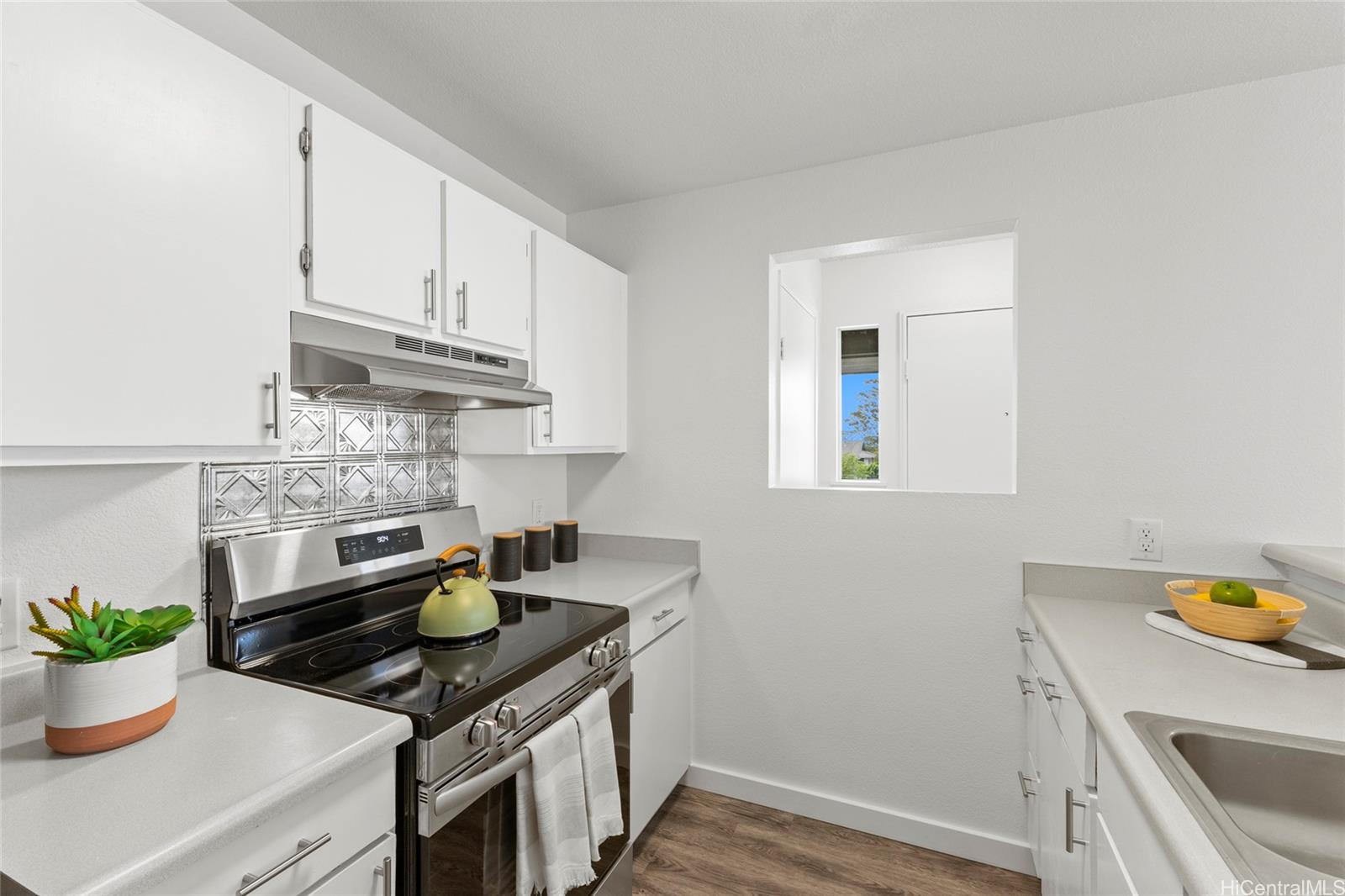 MTA townhouse # 108, Mililani, Hawaii - photo 5 of 11