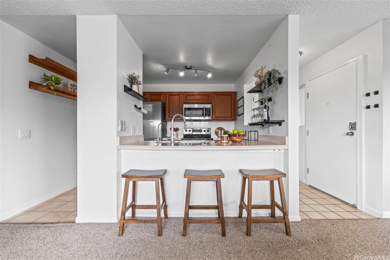 Mililani Town Association townhouse # 124, Mililani, Hawaii - photo 6 of 19