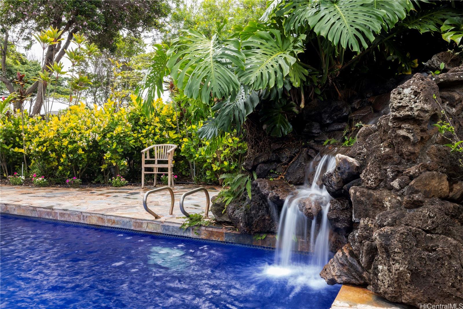 95-129  Ikawelani Place Mililani Area, Central home - photo 3 of 25