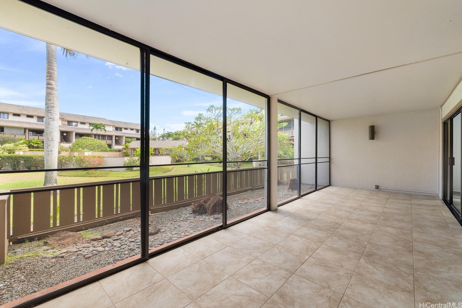 Mililani Town Assoc. townhouse # 127, Mililani, Hawaii - photo 4 of 25