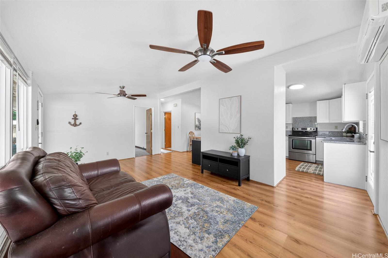 95-145  Wailawa Pl Waipio Acres/waikalani Woodlands, Central home - photo 3 of 25