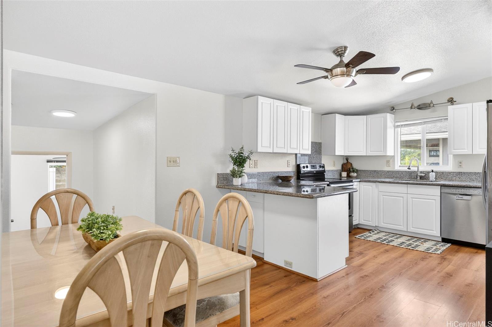 95-145  Wailawa Pl Waipio Acres/waikalani Woodlands, Central home - photo 6 of 25