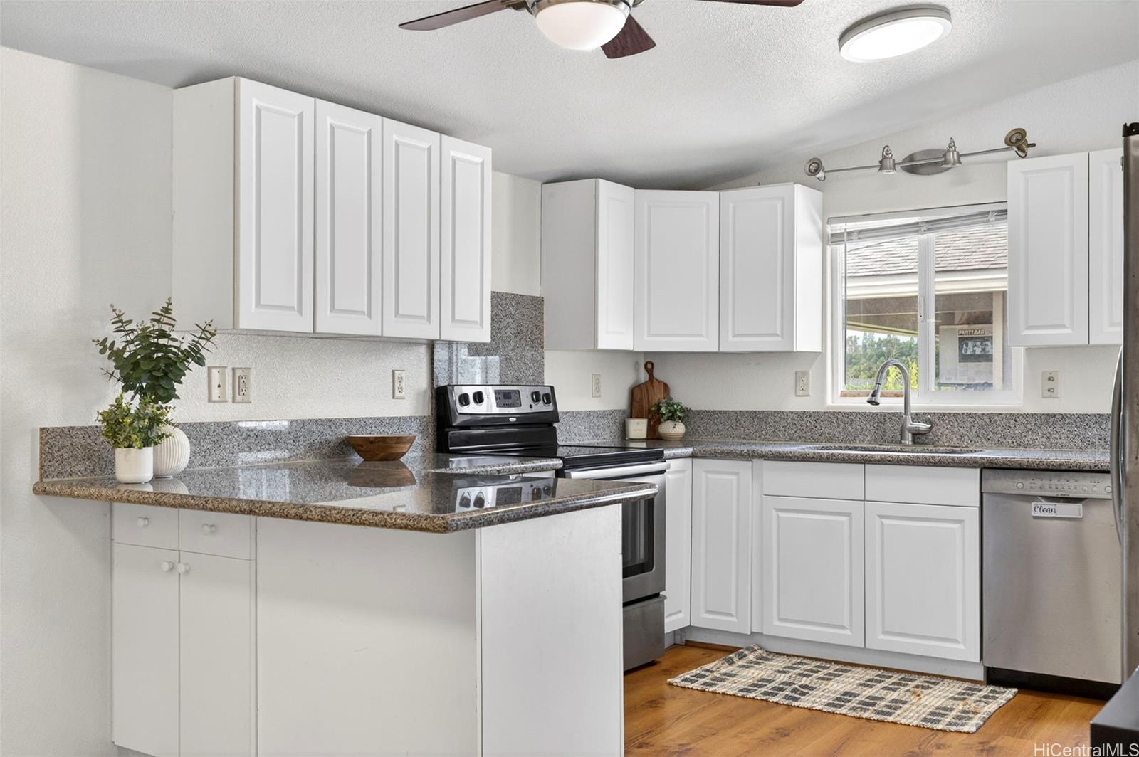 95-145  Wailawa Pl Waipio Acres/waikalani Woodlands, Central home - photo 7 of 25