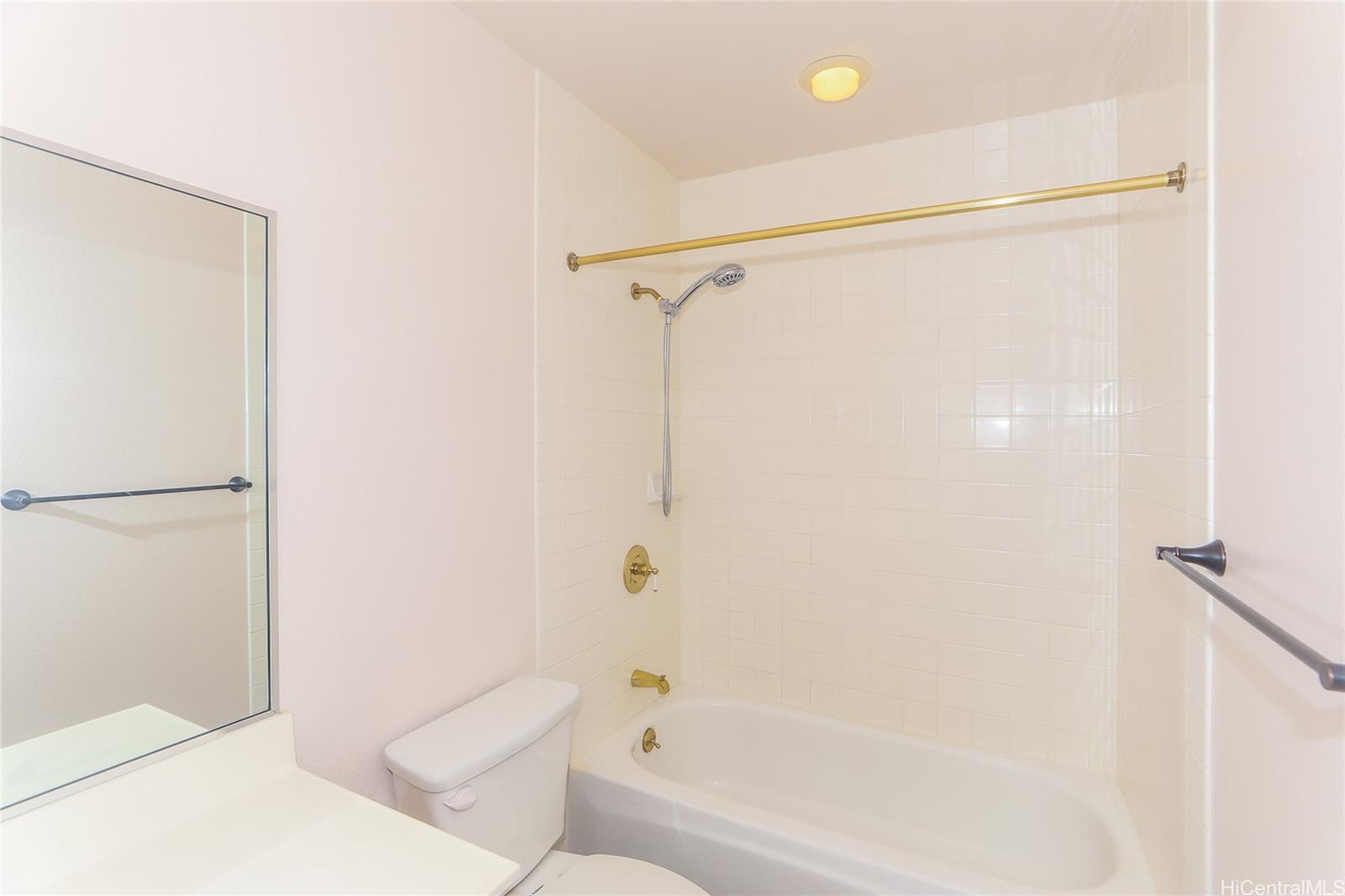 Hampton Court, Ph 2 condo # 5, Mililani, Hawaii - photo 11 of 24