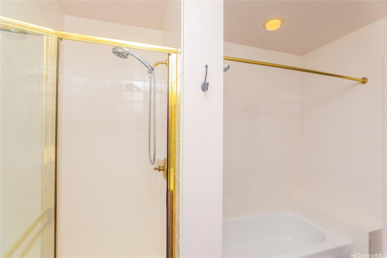 Hampton Court, Ph 2 condo # 5, Mililani, Hawaii - photo 15 of 24