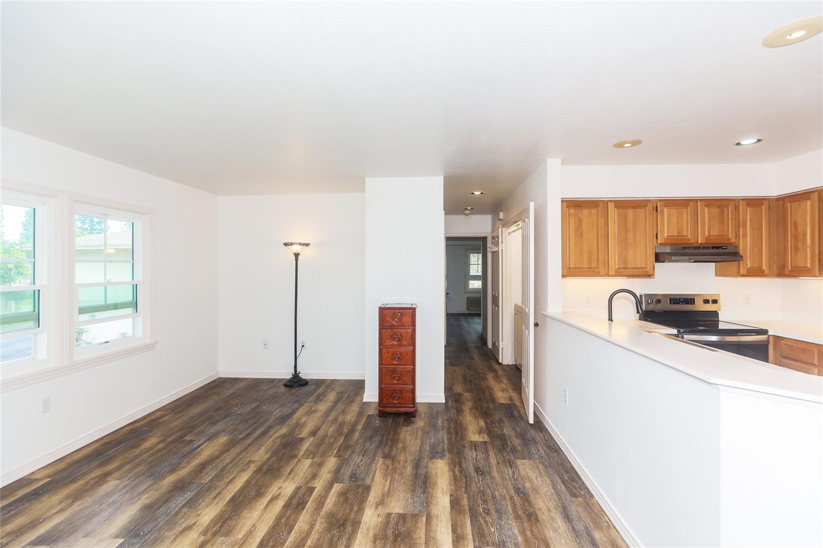 Hampton Court, Ph 2 condo # 5, Mililani, Hawaii - photo 3 of 24