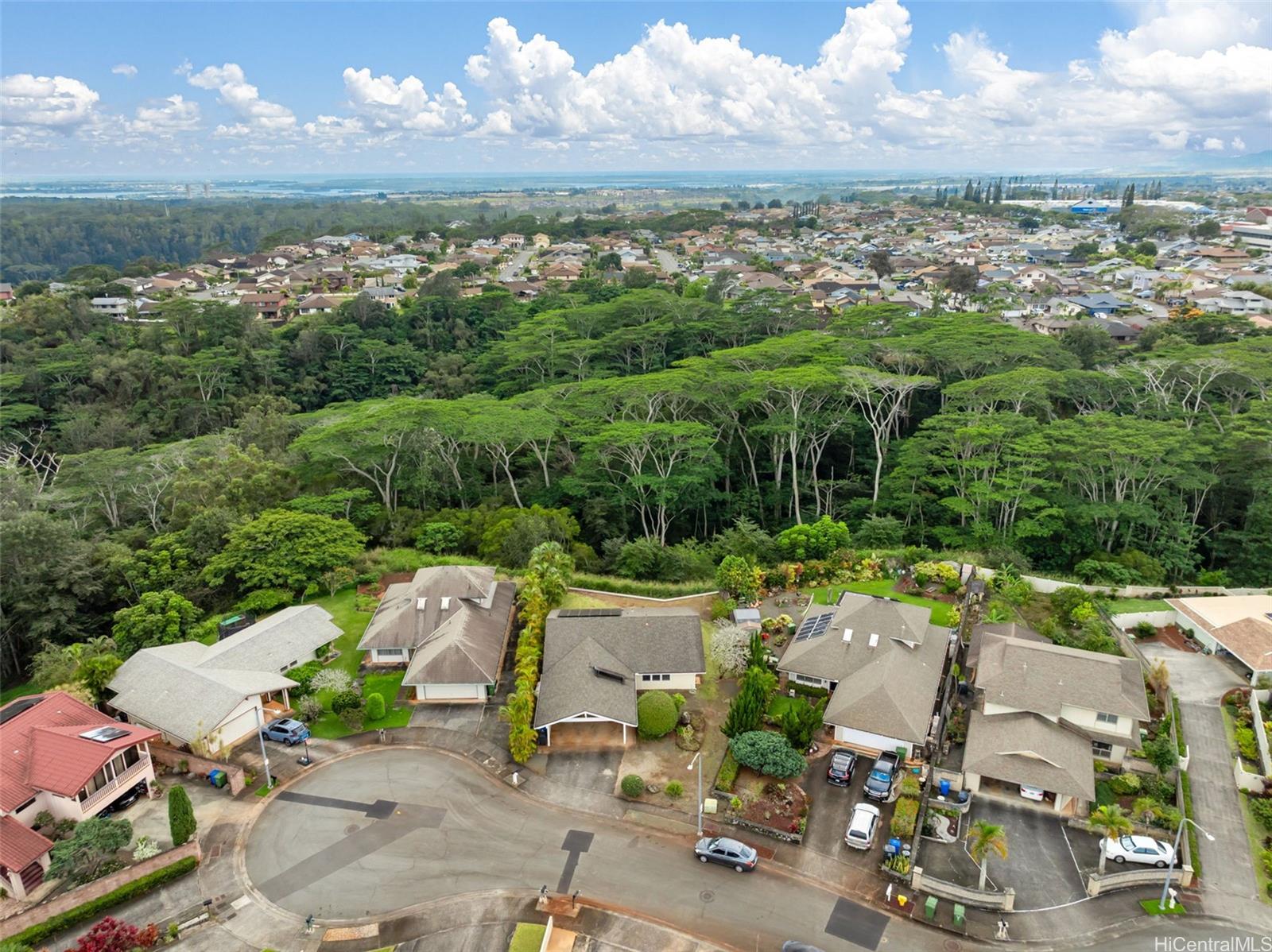 95-153  Makaunulau Pl Mililani Area, Central home - photo 2 of 11