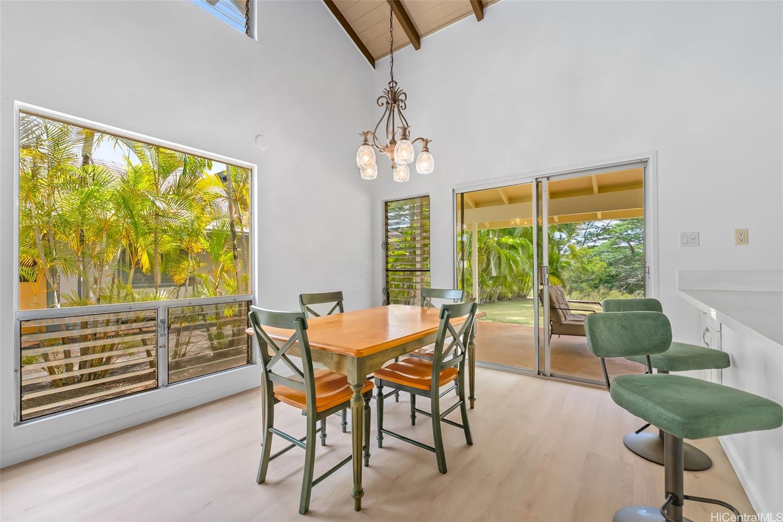 95-153  Makaunulau Pl Mililani Area, Central home - photo 3 of 11