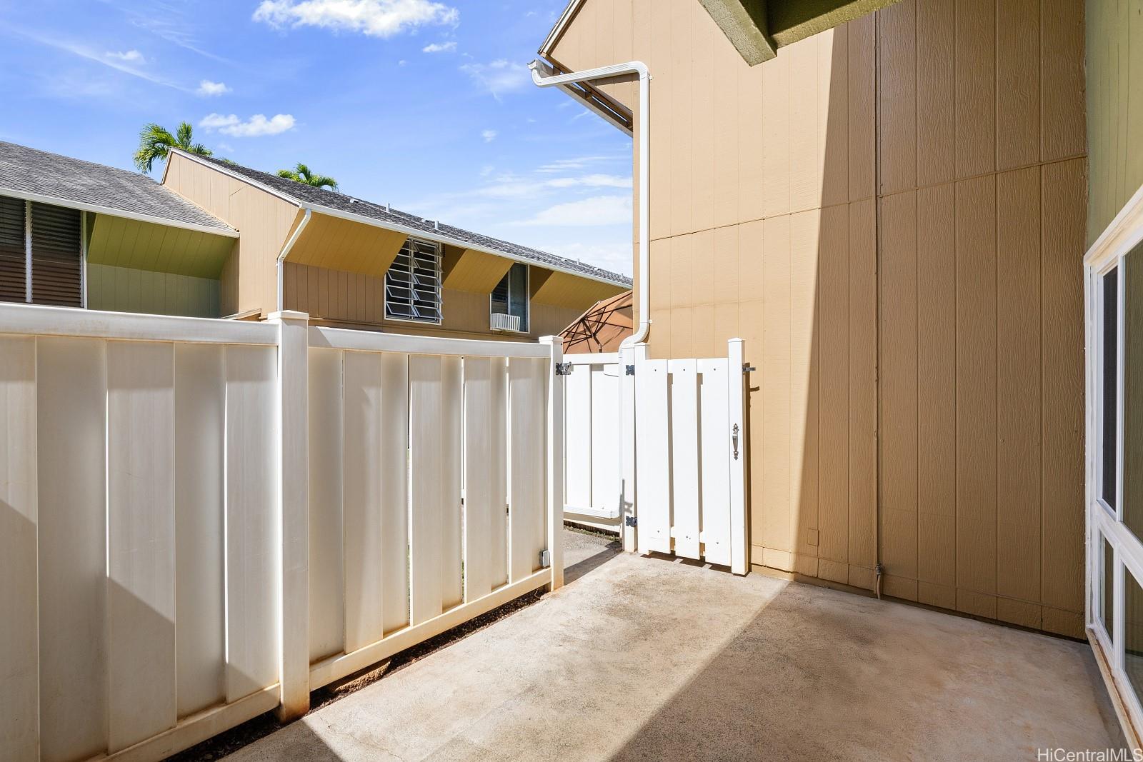 MTA townhouse # 43, Mililani, Hawaii - photo 3 of 17